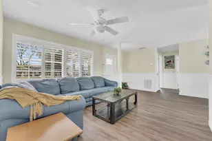 9860 NW 3rd St, Pembroke Pines, FL 33024 - Photo 7