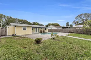 9860 NW 3rd St, Pembroke Pines, FL 33024 - Photo 25