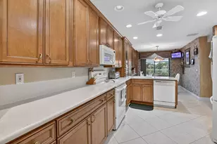 22582 Meridiana Dr, Boca Raton, FL 33433 - Photo 13