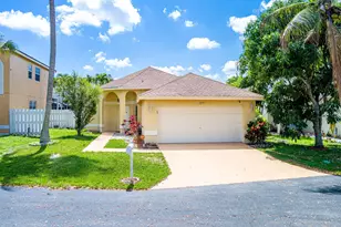 1239 Sussex St, Boynton Beach, FL 33436 - Photo 1