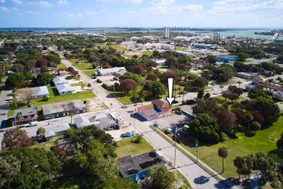 464 N 9th Street, Fort Pierce, FL  - Photo 3
