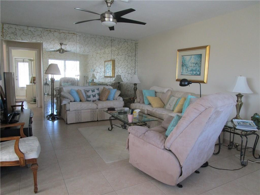 2000 NE 51st Ct #201 main architectural view