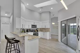 13834 Geranium Pl, Wellington, FL 33414 - Photo 9