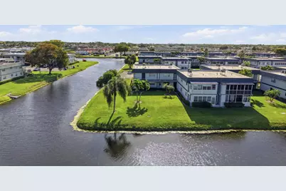 384 Saxony H, Delray Beach, FL 33446 - Photo 39