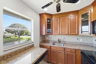384 Saxony H, Delray Beach, FL 33446 - Photo 15