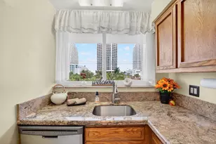 524 Orton Ave, Fort Lauderdale, FL 33304 - Photo 17