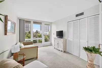 524 Orton Avenue #403, Fort Lauderdale, FL 33304 - Photo 9