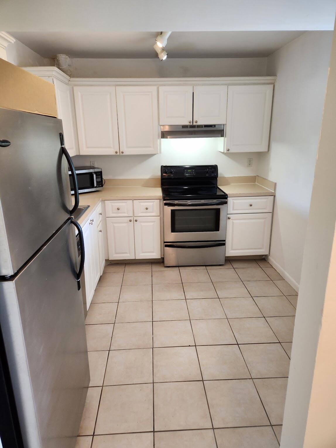 731 N Pine Island Rd #402 main architectural view