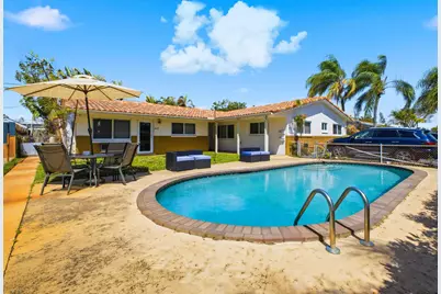 451 SE 1st Avenue # A & B, Pompano Beach, FL 33060 - Photo 1