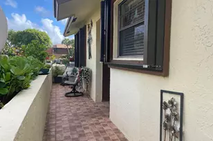 4403 SE Rende Ln, Lake Worth, FL 33461 - Photo 3