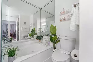 644 NE 195th St, Miami, FL 33179 - Photo 13