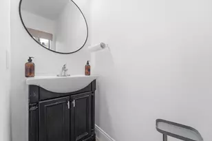 644 NE 195th St, Miami, FL 33179 - Photo 17