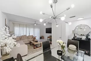 644 NE 195th St, Miami, FL 33179 - Photo 5