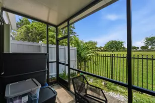 644 NE 195th St, Miami, FL 33179 - Photo 23