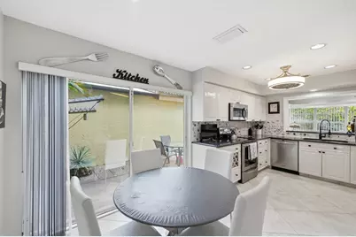 5743 Lakeview Mews Drive, Boynton Beach, FL 33437 - Photo 15