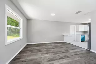 1343 SE Vestridge Ln, Port Saint Lucie, FL 34952 - Photo 9