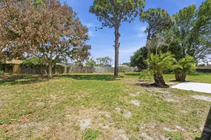 1343 SE Vestridge Ln, Port Saint Lucie, FL 34952 - Photo 21