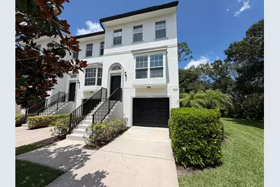 1620 42nd Square #104, Vero Beach, FL 32960 - Photo 1