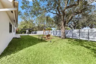 20221 NW 8th St, Pembroke Pines, FL 33029 - Photo 5