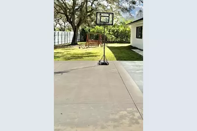 20221 NW 8th Street, Pembroke Pines, FL 33029 - Photo 33