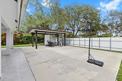 20221 NW 8th Street, Pembroke Pines, FL 33029 - Photo 21