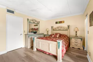 600 Village Green Ct, Palm Springs, FL 33461 - Photo 11