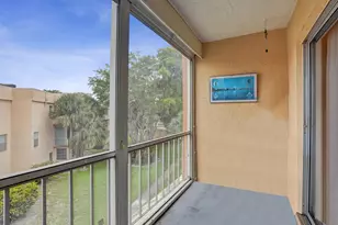 8390 Lagos De Campo Blvd, Tamarac, FL 33321 - Photo 15