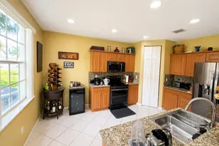 8451 SW 27th St, Miramar, FL 33025 - Photo 17