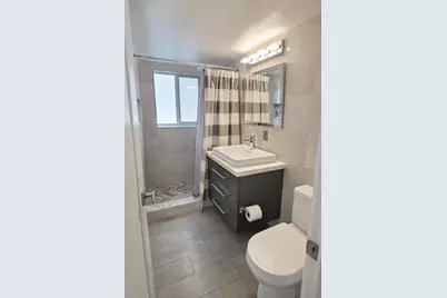 3220 Bayview Drive #211, Fort Lauderdale, FL 33306 - Photo 9