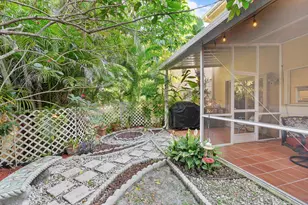 11377 Lakeview Dr, Coral Springs, FL 33071 - Photo 29