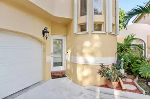 11377 Lakeview Dr, Coral Springs, FL 33071 - Photo 37