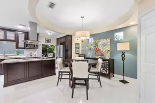 11377 Lakeview Dr, Coral Springs, FL 33071 - Photo 3