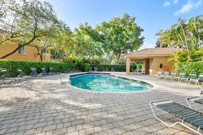 11377 Lakeview Drive, Coral Springs, FL 33071 - Photo 37