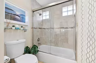 11377 Lakeview Dr, Coral Springs, FL 33071 - Photo 23