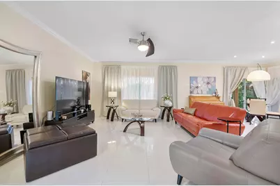 11377 Lakeview Drive, Coral Springs, FL 33071 - Photo 7