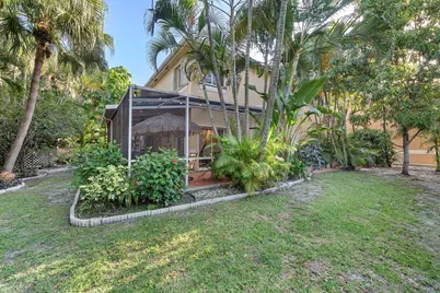 11377 Lakeview Drive, Coral Springs, FL 33071 - Photo 33