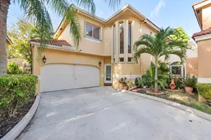 11377 Lakeview Dr, Coral Springs, FL 33071 - Photo 1