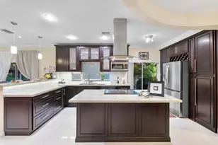 11377 Lakeview Dr, Coral Springs, FL 33071 - Photo 1