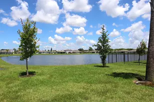 517 Cherimoya St, Fort Pierce, FL 34981 - Photo 3