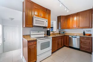 901 39th St, West Palm Beach, FL 33407 - Photo 13