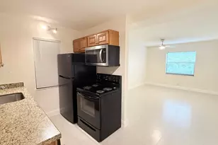 607 NE 29th Dr, Wilton Manors, FL 33334 - Photo 1