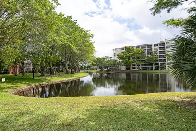 2202 S Cypress Bend Drive #706, Pompano Beach, FL 33069 - Photo 21