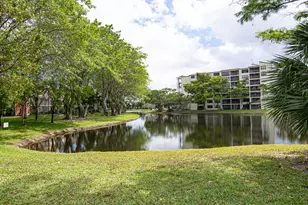 2202 S Cypress Bend Dr, Pompano Beach, FL 33069 - Photo 21