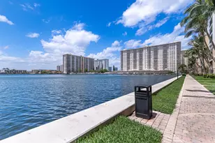17100 N Bay Rd, Sunny Isles Beach, FL 33160 - Photo 29