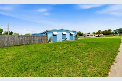 102 SE El Sito Court, Port Saint Lucie, FL 34983 - Photo 5