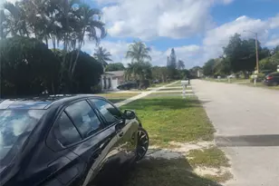 7800 SW 9th St, North Lauderdale, FL 33068 - Photo 21