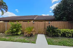 401 Springdale Cir, Palm Springs, FL 33461 - Photo 3