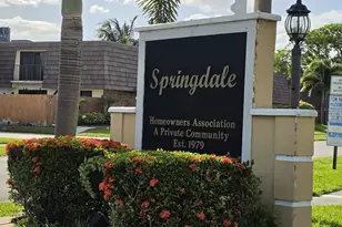 401 Springdale Cir, Palm Springs, FL 33461 - Photo 23