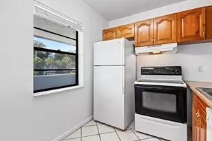 825 NW 13th St, Boca Raton, FL 33486 - Photo 9