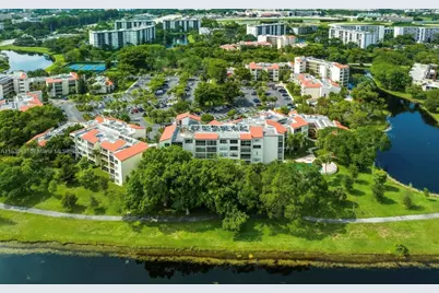 2314 S Cypress Bend Drive #Unit 313, Pompano Beach, FL 33069 - Photo 17